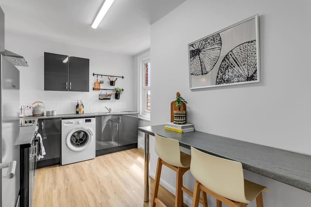 1-Bed Seaside Apartment With Parking Cromer Dış mekan fotoğraf