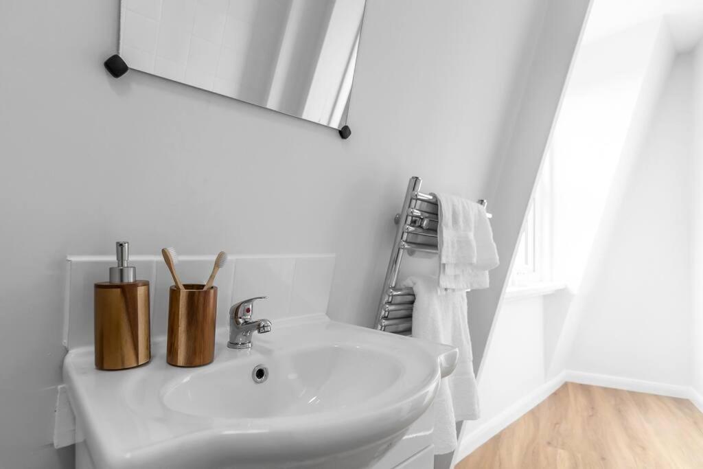 1-Bed Seaside Apartment With Parking Cromer Dış mekan fotoğraf