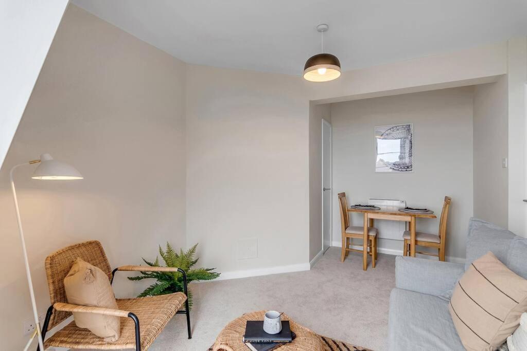 1-Bed Seaside Apartment With Parking Cromer Dış mekan fotoğraf