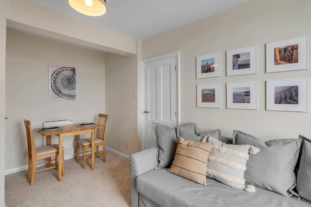 1-Bed Seaside Apartment With Parking Cromer Dış mekan fotoğraf